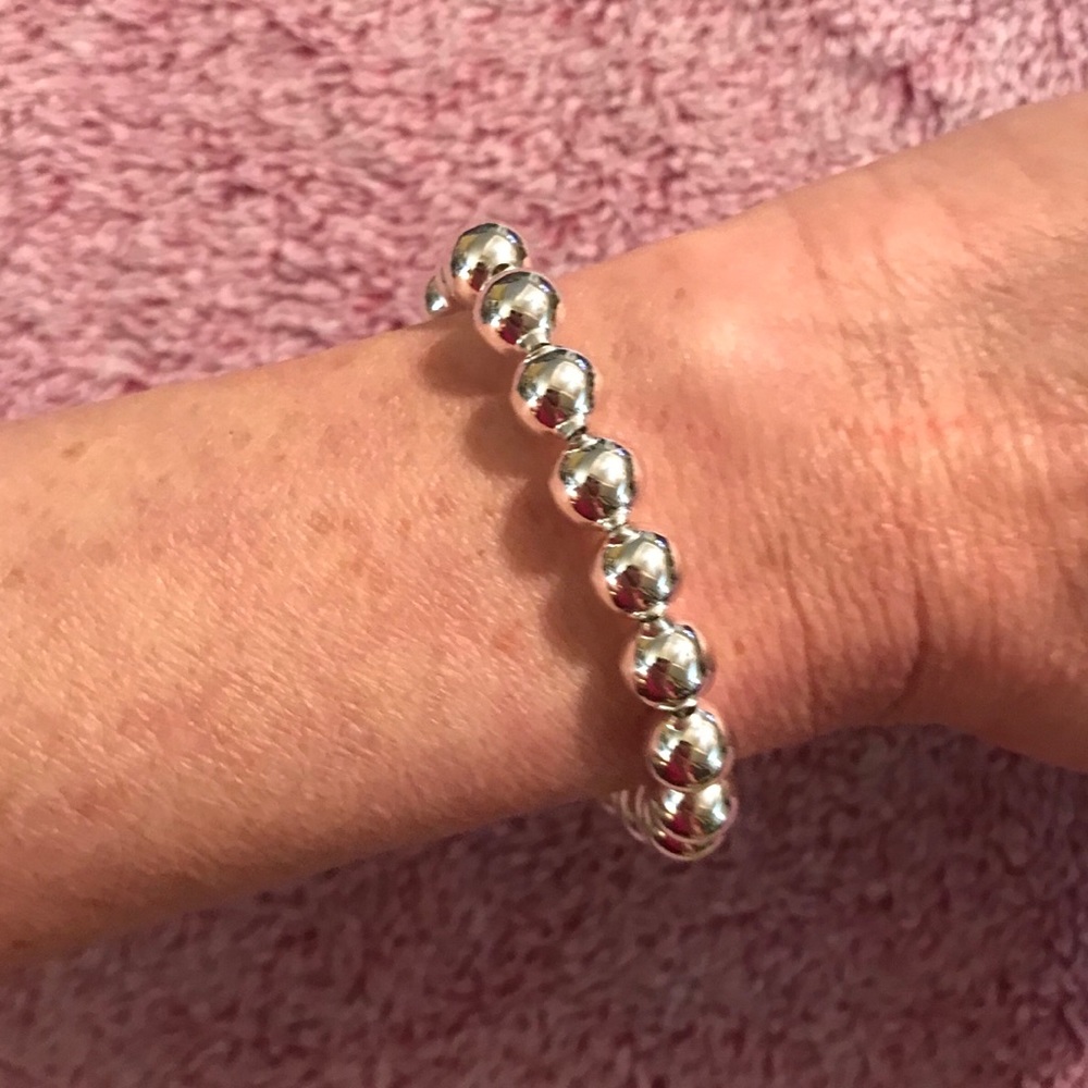 Silver ball bracelet with lobster clasp. NWOT
